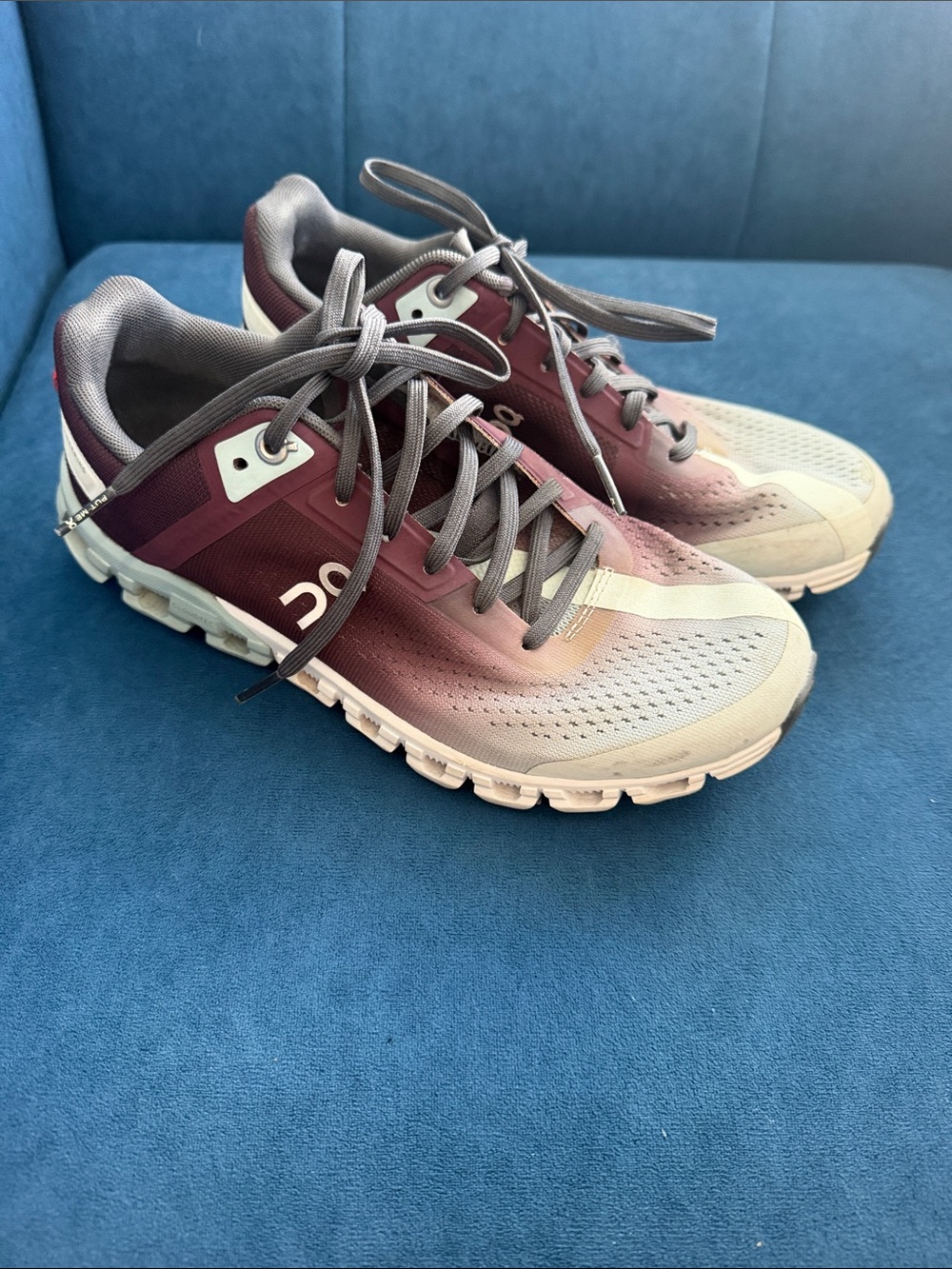 On Running Women's Gradient Sneakers in Maroon and Beige